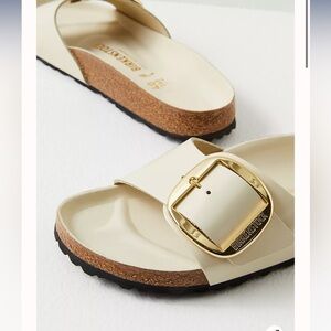 Madrid Big Buckle High Shine Birkenstock. Color Ecru, Size 39